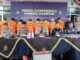 Kapolresta Tangerang Kombes Pol Baktiar Joko Mujiono, bersama anggotanya saat press conference para pelaku curanmor.
