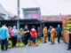 Pilar Saga Ichsan saat turun langsung ke pangkalan gas elpiji di Pamulang.