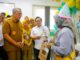 Menko Muhaimin didampingi Wali Kota Benyamin saat meninjau Puskesmas Ciater.