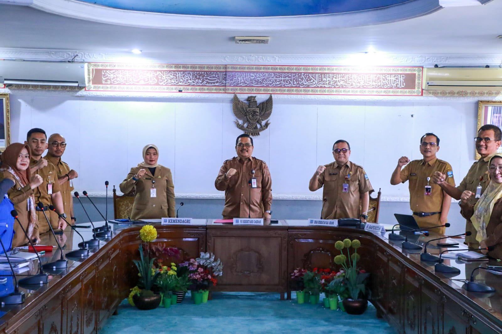 Direktorat Jendral (Ditjen) Bina Pembangunan Daerah (Bina Bangda) Kemendari bersama Pejabat Pemkab Serang.