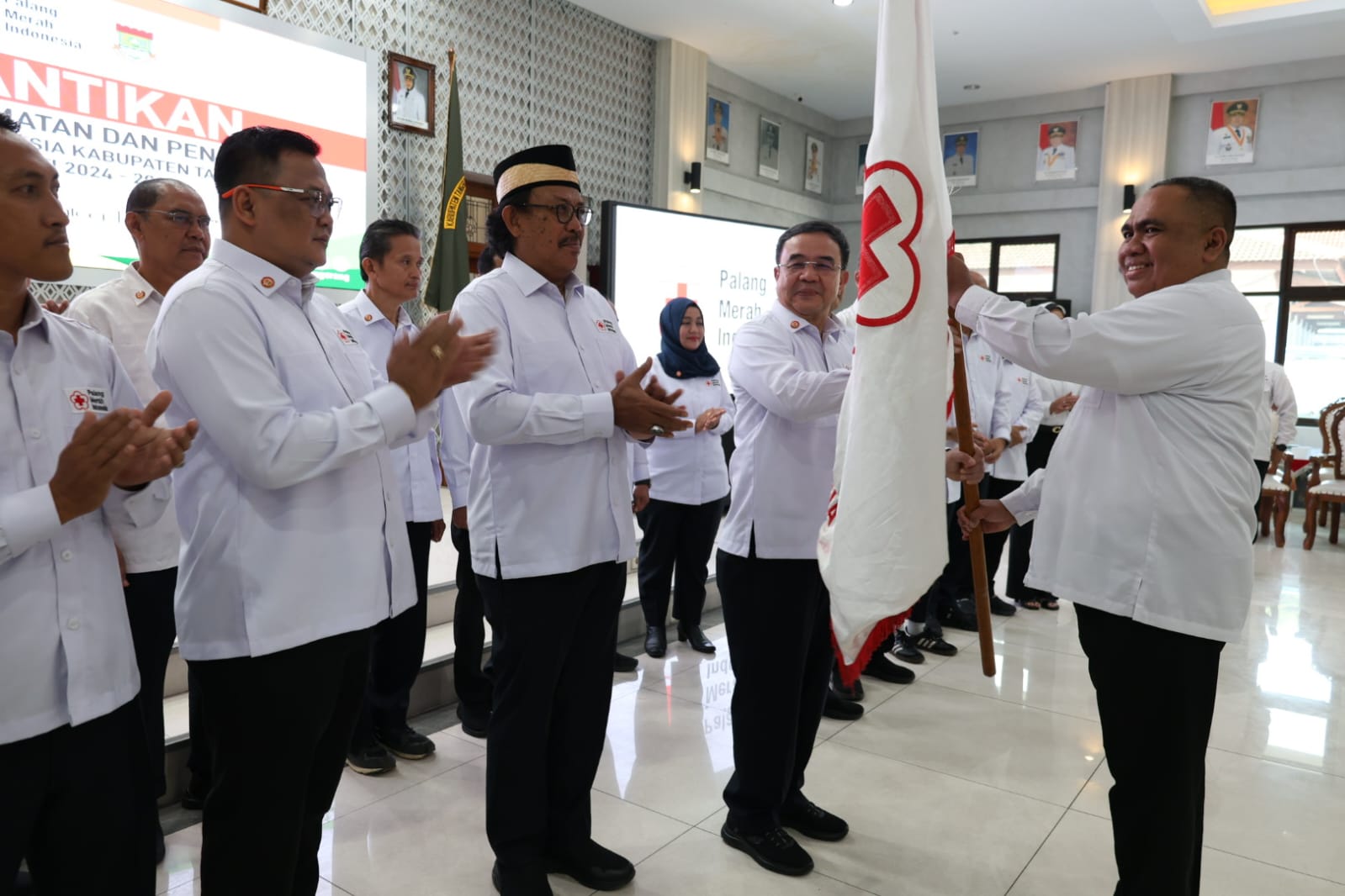 Soma Atmaja saat Dilantik kembali menjadi Ketua PMI Kabupaten Tangerang.