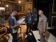 Personel Satpol PP saat operasi pengawasan di tempat hiburan.