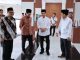 Wagub Banten Dimyati saat meninjau asrama haji Cipondoh.