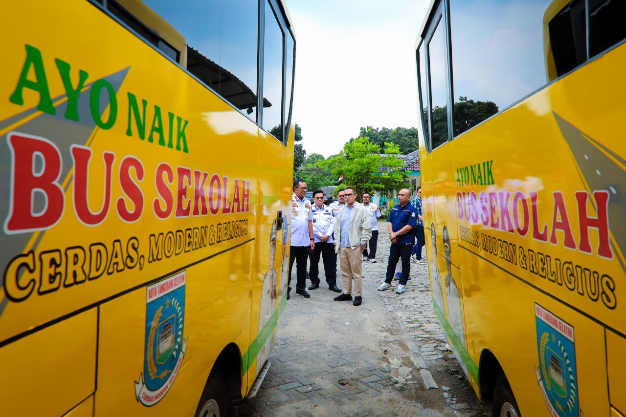 Armada bus sekolah gratis Pemkot Tangsel.