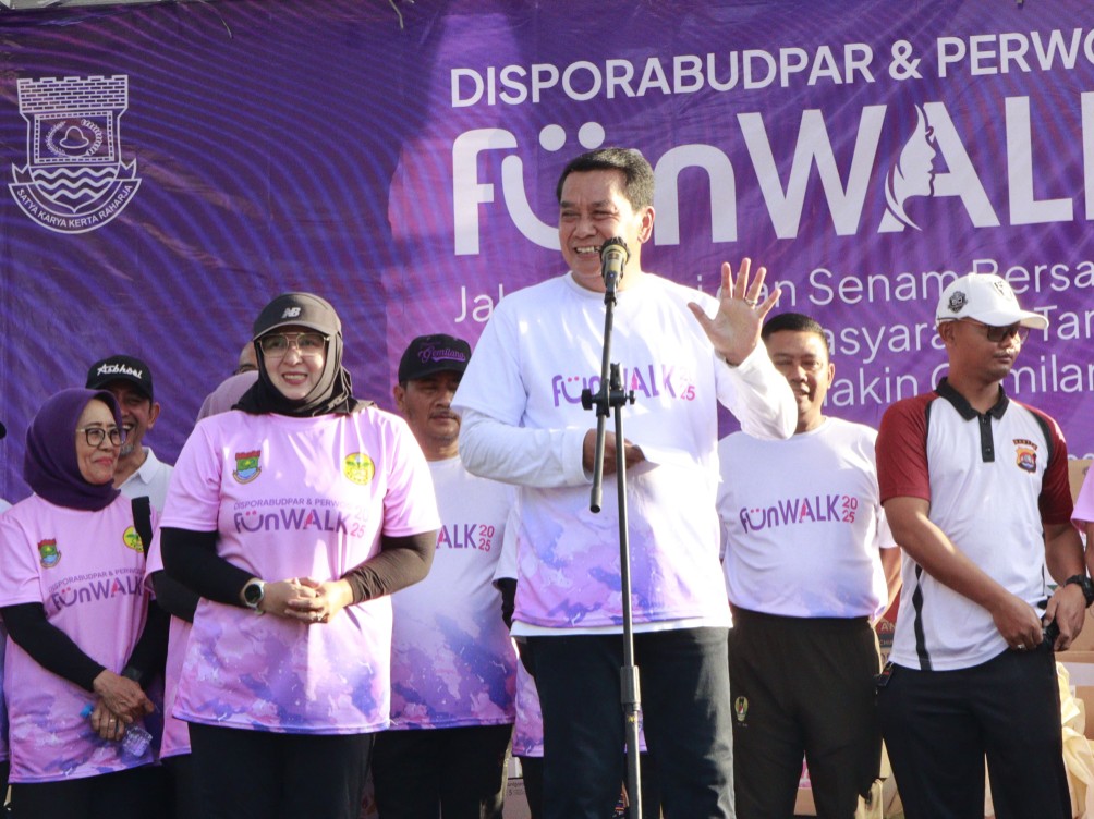 Bupati Maesyal dan Wabup Intan bersama jajarannya saat di acara senam Tangerang Gemilang.