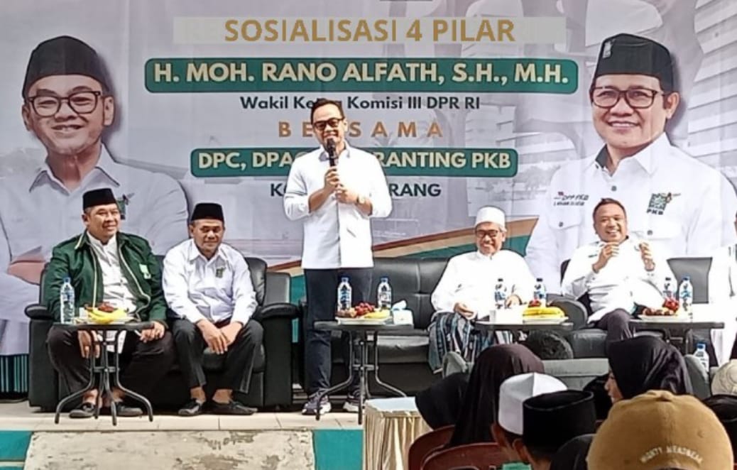 Rano Alfath saat menyampaikan materi sosialisasi empat pilar.
