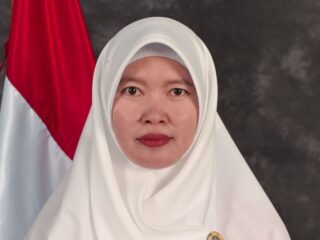 Dewan Yeni Kusumaningrum.