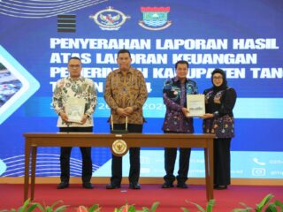 Pemkab Tangerang meraih predikat Wajar Tanpa Pengecualian (WTP) dari BPK RI Perwakilan Banten.