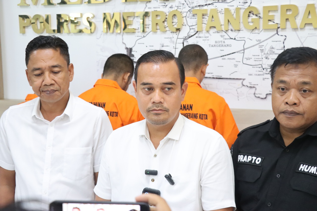 Kasat Narkoba, Kompol Rihold saat press rilis pengungkapan kasus peredaran obat keras.