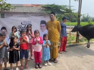 Hewan Kurban Sapi dari Rano Alfath yang disalurkan untuk pesantren di Tangerang.