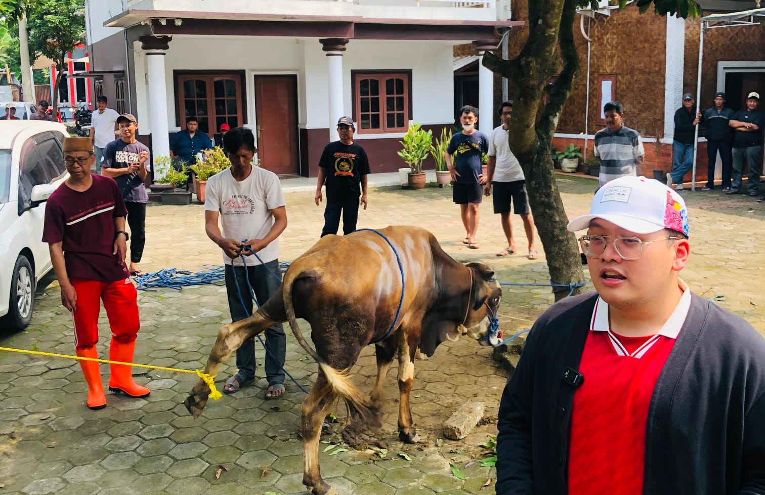 Abraham Garuda Laksono Gelar Kurban.