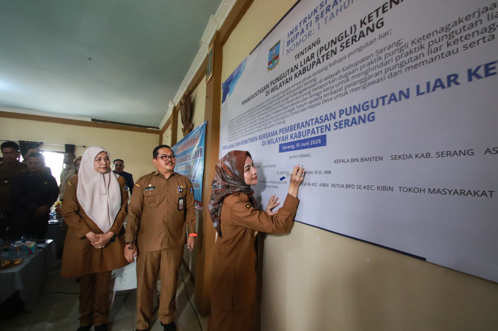 Bupati Zakiyah saat deklarasi bentuk satgas berantas pungli ketenagakerjaan.