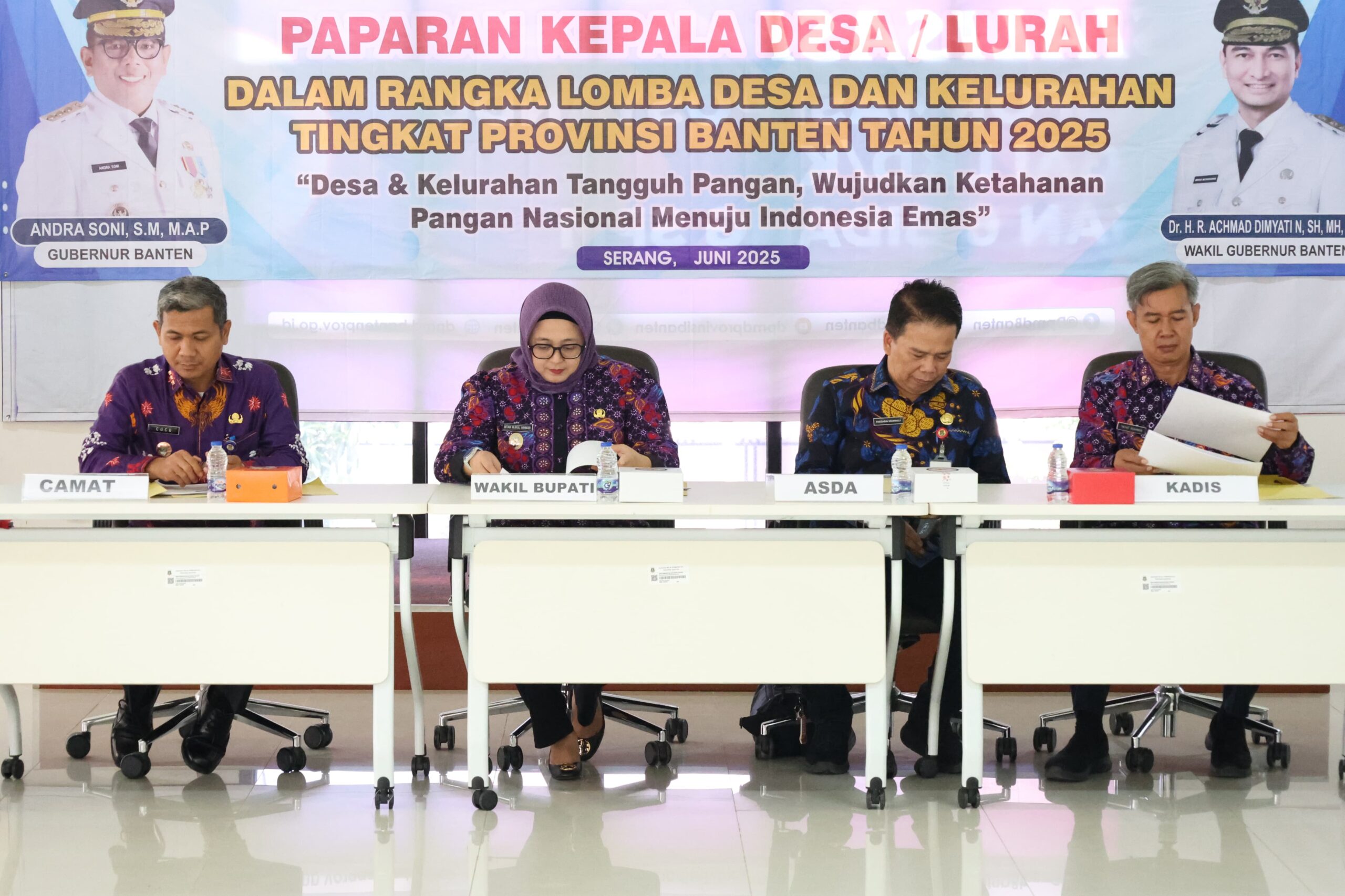 Wabup Intan Didampingi Camat Cucu serta jajarannya.