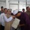 Bupati Dewi saat menyerahkan sertifikat tanah ke warga Ciburial Cimanggu.
