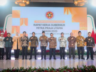 Gubernur Andra Soni bersama gubernur lainnya.