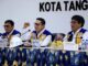 Maryono Wakil Wali Kota Tangerang saat memberikan semangat kepada para pekerja kontruksi.