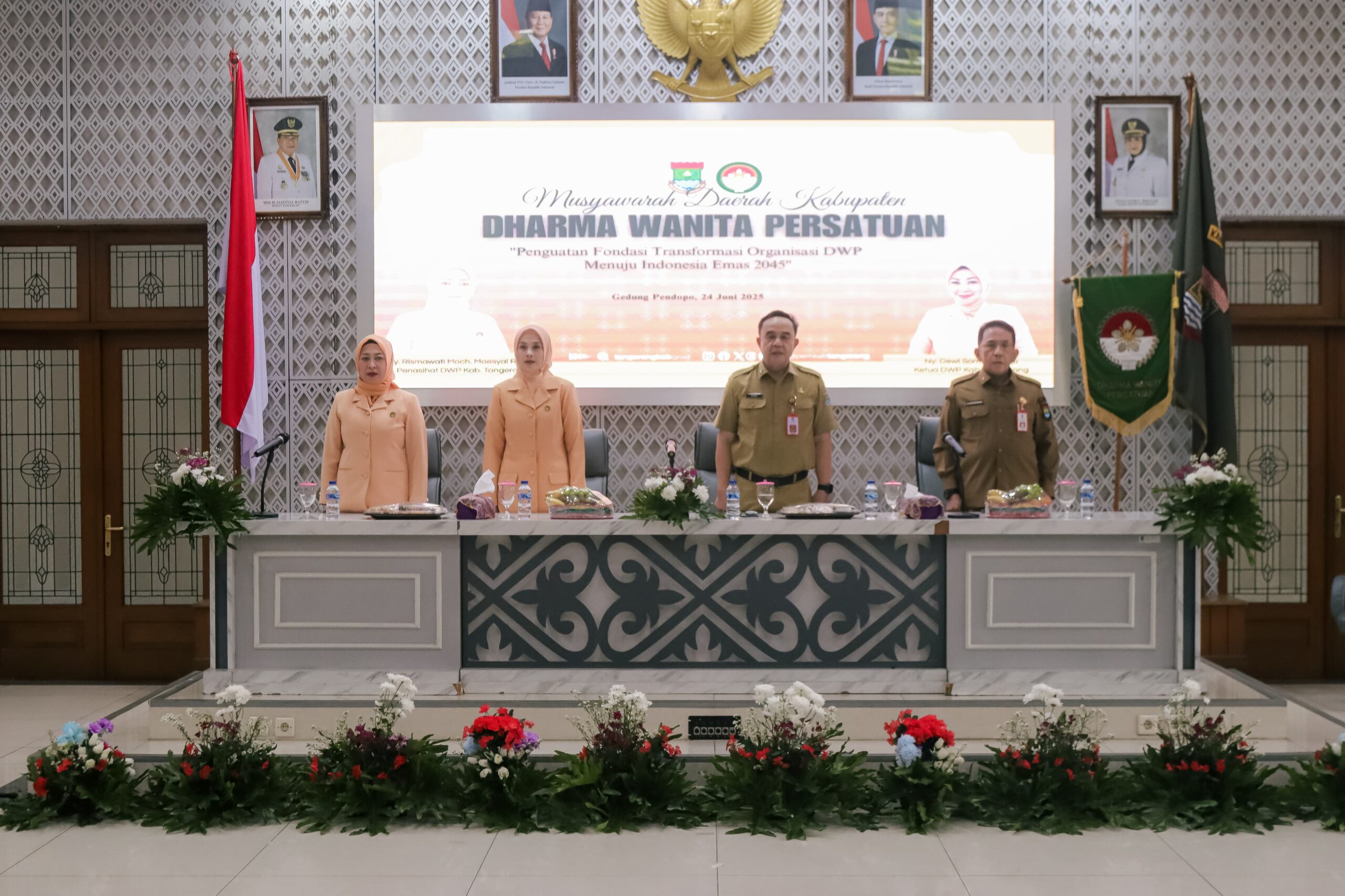 Sekda Soma Atmaja saat menghadiri kegiatan Musda DWP Kabupaten Tangerang.