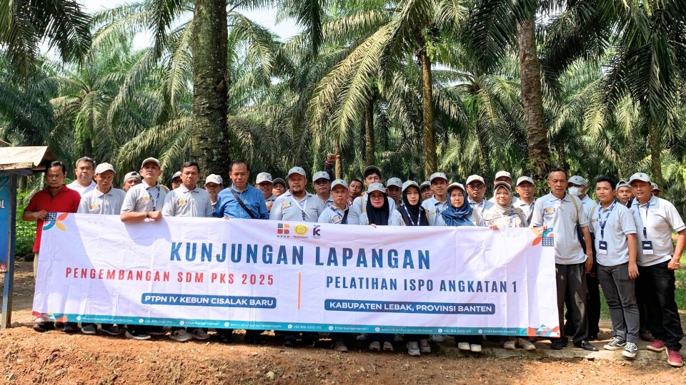 Foto Bersama Dir. SAP, Dinas Pertanian Kab. Lebak, Dinas Pertanian Provinsi Banten dan Peserta Pelatihan ISPO Lebak.