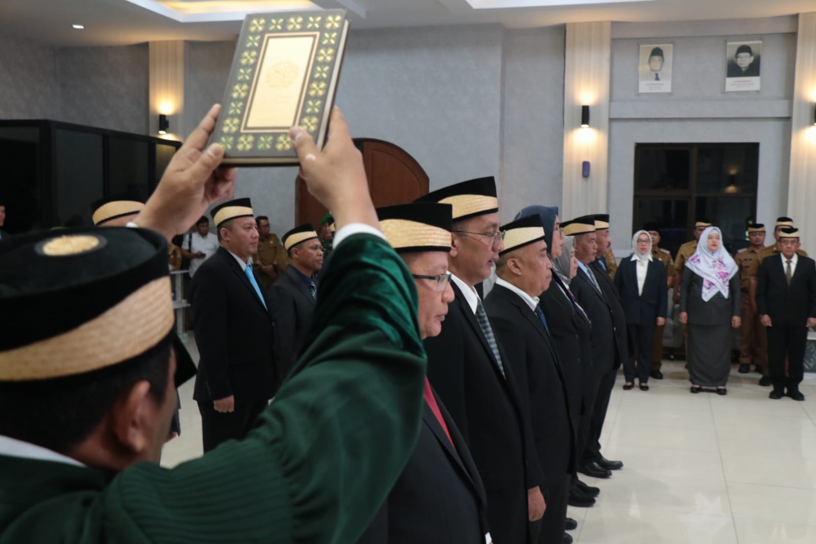 Pera pejabat yang dilantik.