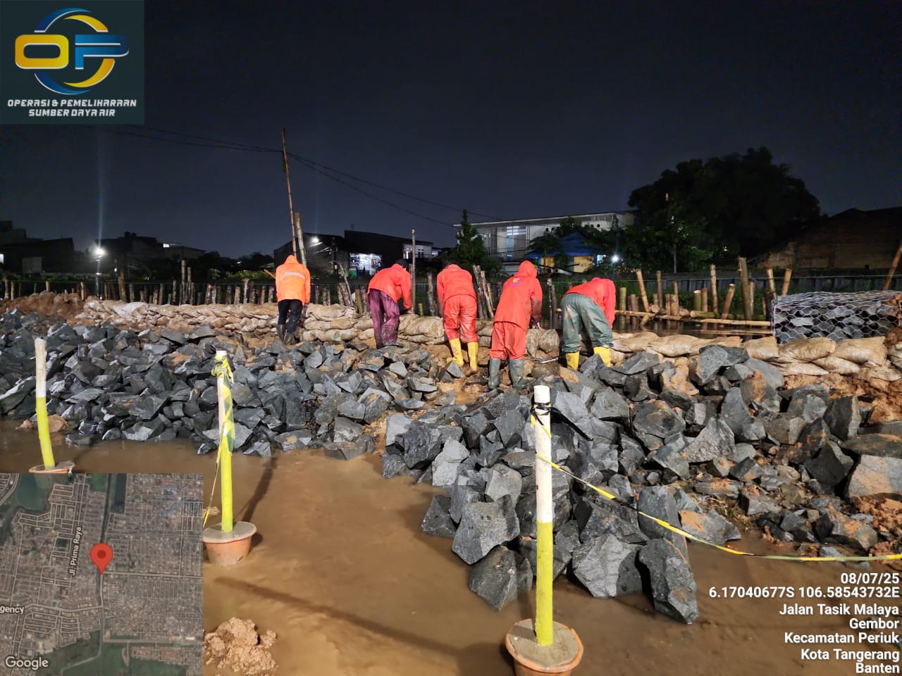 Pembangunan kisdam sebagai tanggul darurat penanganan banjir.