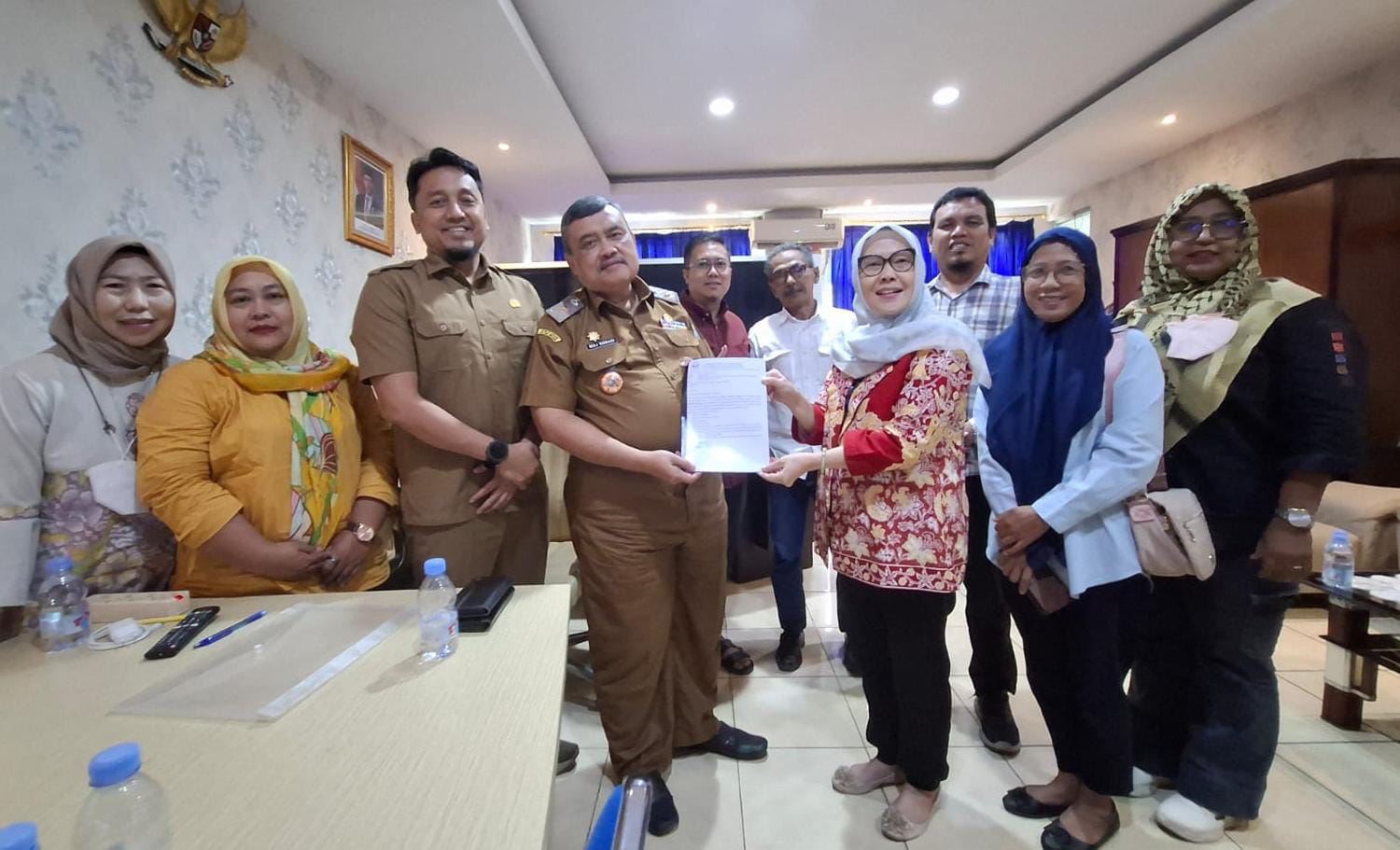 Pengurus FUKT saat bersama kepala Disperindagkop Kota Tangerang Suli Rosadi.