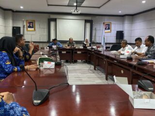Ketua Komisi 1 DPRD Kota Tangerang saat RDP dengan warga soal sengketa Lahan.