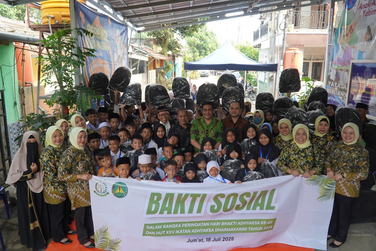 Kejaksaan Negeri Kabupaten Tangerang saat bersama anak-anak di Yayasan Berlian Hati Suci.