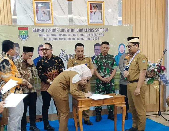 Kegiatan Sertijab Pejabat Kecamatan Curug.