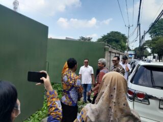Gugatan praperadilan Li Sam Ronyu ditolak, tetap tersangka dalam kasus pemalsuan dokumen tanah di Teluknaga. Proses hukum berlanjut