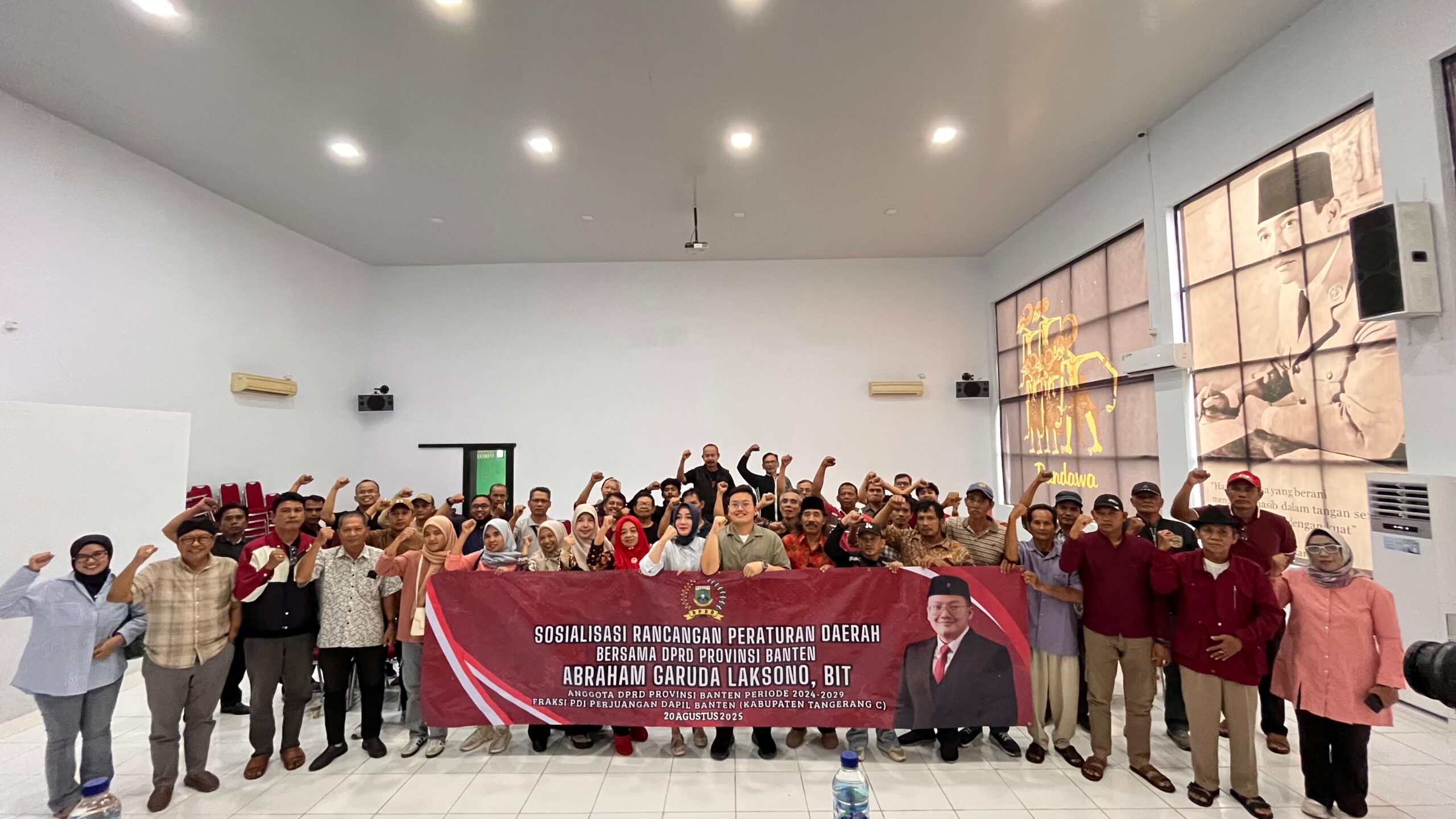 DPRD Banten sosialisasikan Raperda Jaminan Sosial Ketenagakerjaan di Tangerang, fokus pada perlindungan pekerja dan kesejahteraan.