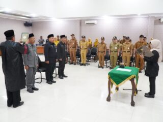 Bupati Dewi saat melantik 3 Pejabat eselon 2 Pandeglang.