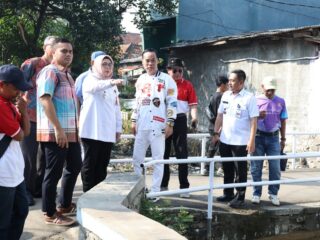 Wabup Intan Ajak Masyarakat Gerakan Gotong Royong Jaga Kebersihan Sungai di Kelapa Dua