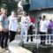 Wabup Intan, anggota DPRD dan camat dadang bersama warga saat menyusuri aliran sungai di kelapa dua.