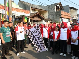 Semarak HUT ke 80 RI di Kecamatan Kelapa Dua, Bupati Tangerang Lepas Gerak Jalan dan Buka Bazar UMKM