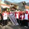 Bupati Maesyal saat melepas gerak jalan santai di semarak HUT ke 80 RI di Kecamatan Kelapa Dua.