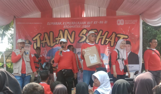 Pebagian Berbagai Hadiah Dorprize untuk masyarakat.