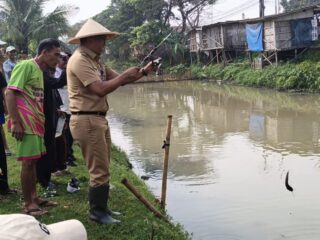 Camat Rajeg Gelar Lomba Mancing di Kali Kukun