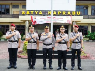 Kapolres Cilegon, AKBP Dr. Martua Raja Taripar Laut Silitonga bersama Wakapolres Cilegon Kompol Arief Nazaruddin Yusuf yang baru dan pejabat lainnya yang Sertijab.