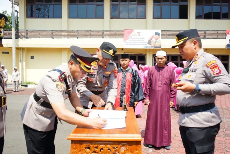 Kompol Arief Nazaruddin Yusuf, S.H., S.I.K, MH saat Sertijab Wakapolres Cilegon.