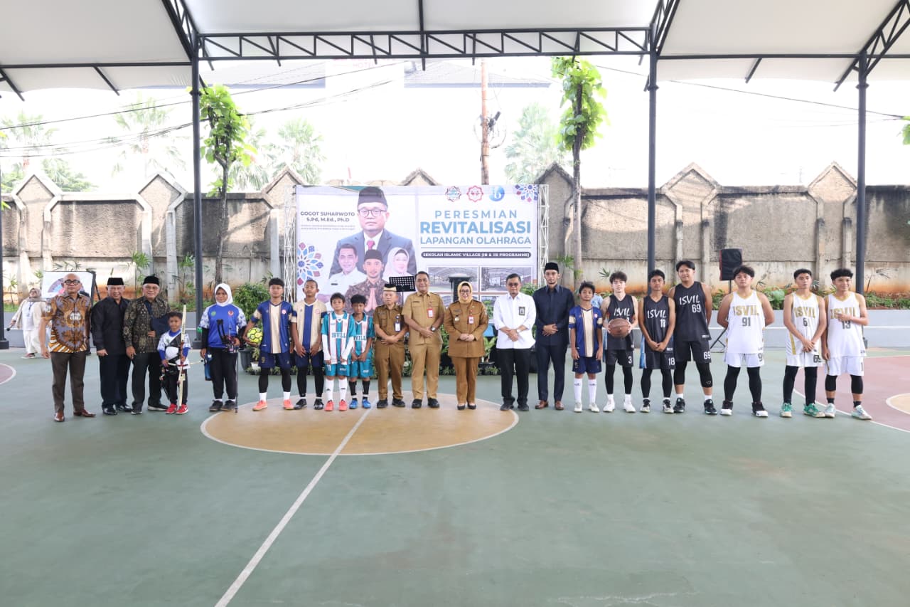 Peresmian Lapangan Olahraga Sekolah Islamic Village.