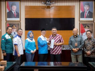 Sekda Deden Apriandhi Tampung Aspirasi Serikat Pekerja di Banten