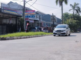Jalan Magnolia Serpong Utara yang telah selesai diperbaiki.
