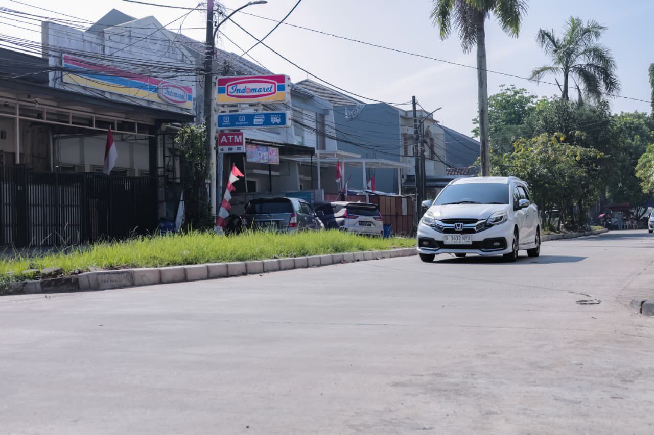 Jalan Magnolia Serpong Utara yang telah selesai diperbaiki.