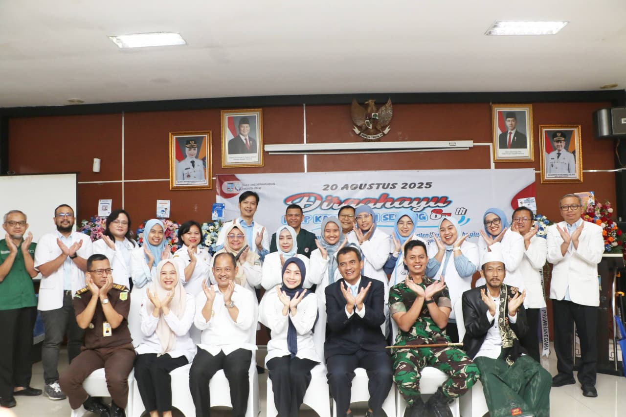 Bupati Zakiya.