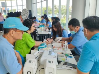 Takenoko Medical Group rayakan 21 tahun dengan pemeriksaan kesehatan gratis untuk 500 warga Tangerang, fokus pada hipertensi & diabetes.