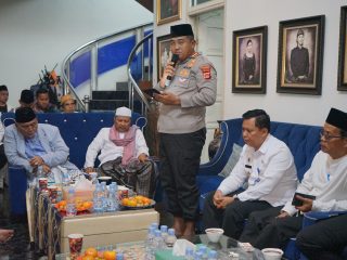 Kapolresta Tangerang Gelar Program Jumat Curhat dan Jumling di Cikupa