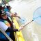 Wabup Intan saat mengambil sampah di sungai Cisadane.
