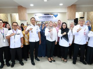 Wabup Intan Bersama Jajaran pejabat di kecamatan Teluknaga saat monitoring pelaksanaan program P3S.