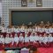 Ketua DPRD Muhamad Amud saat bersama para siswa SDN Pasar Kemis 3.