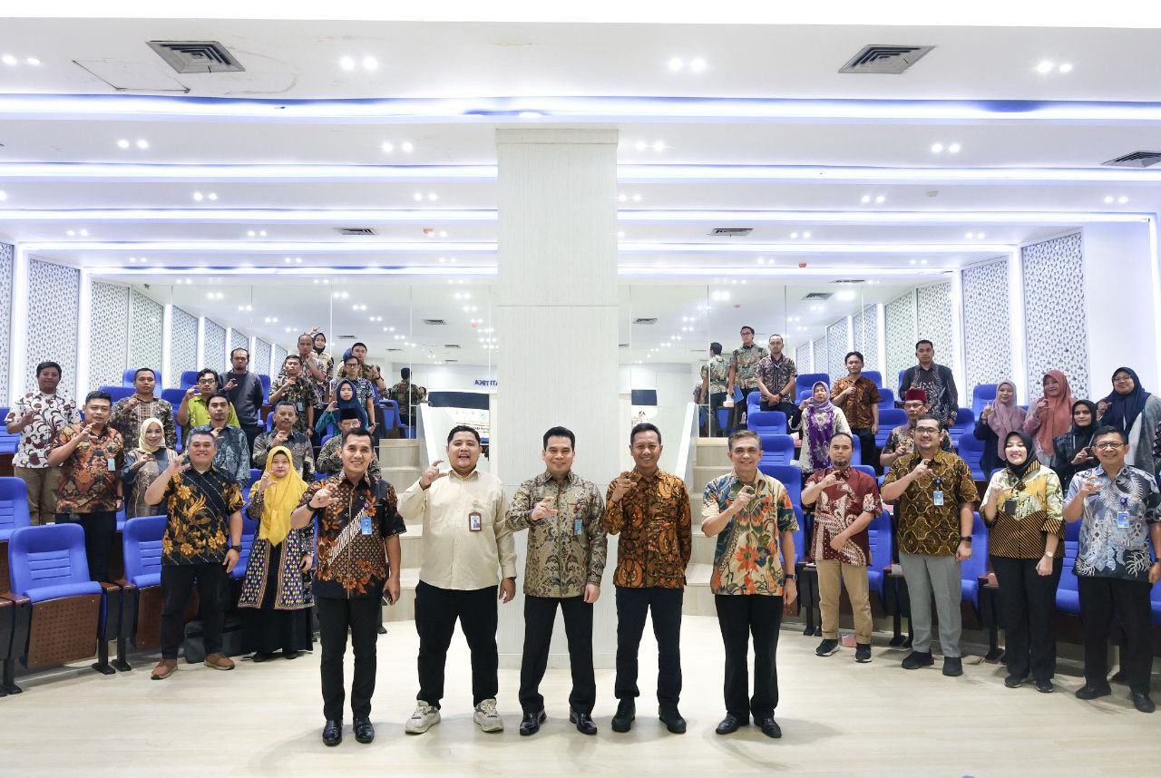 Para pejabat Tangsel saat foto bersama.